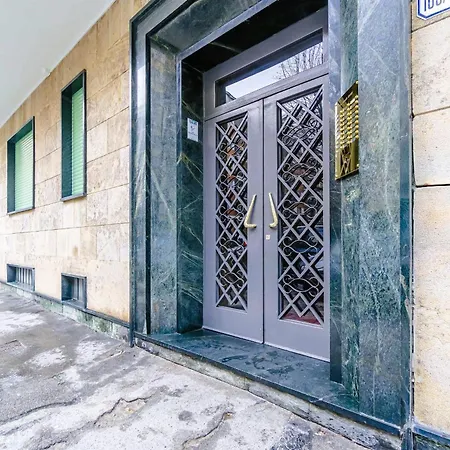 Guesthost - Cozy - Live In Style!